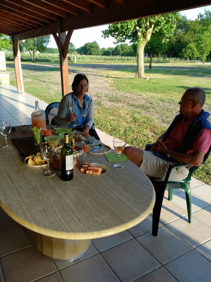 曼塞尼劳兰酒店 Jau-Dignac-et-Loirac 外观 照片