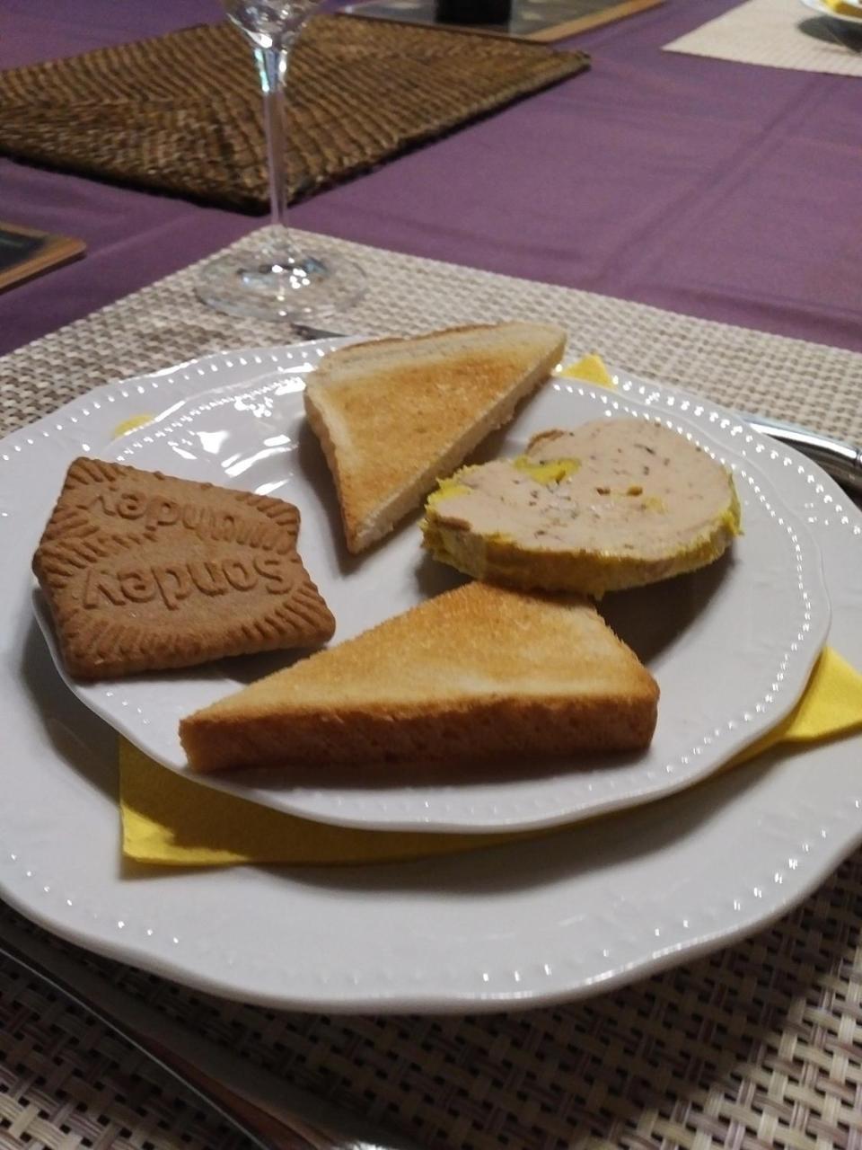 曼塞尼劳兰酒店 Jau-Dignac-et-Loirac 外观 照片